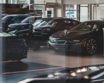 erik-mclean-UlQE9rNwXHQ-unsplash